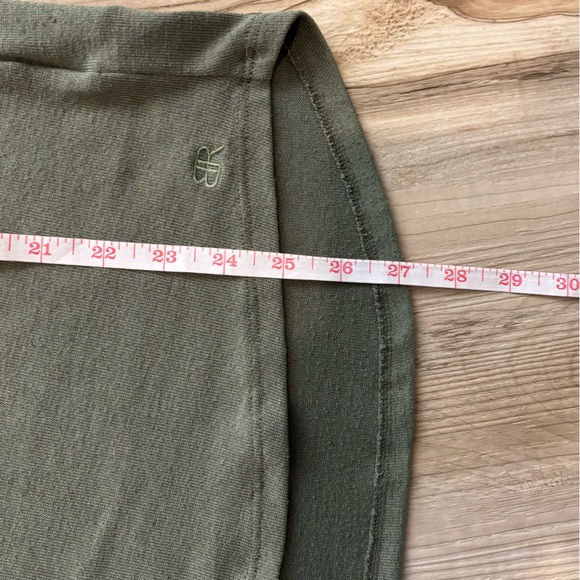 Banana Republic Women’s Large Sage Green Long Sleeve Tee Classic Minimalist - Picture 10 of 10